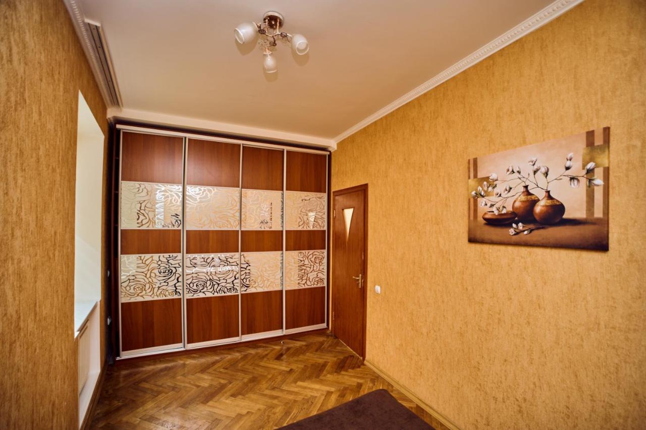 Apartments Near Potocki Palace Liov Exterior foto